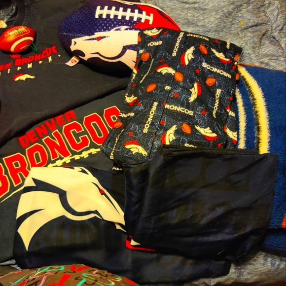 Lot of Denver Broncos misc - Picture 1 of 3